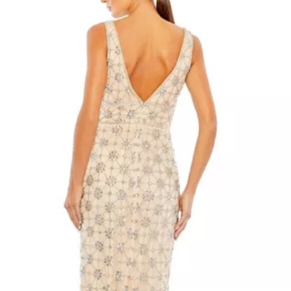 Mac Duggal Gown NWT Size 4P - Picture 5 of 9